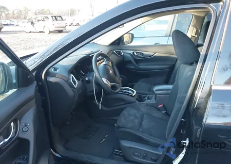 2015 Nissan Rogue Sv z USA, uszkodzony, nr VIN 5N1AT2MV3FC849152